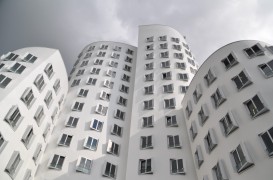 A fost creat un nou tip de vopsea albă, cu proprietăţi îmbunătăţite de răcire a clădirilor
