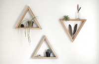Decorativ si practic: rafturi triunghiulare