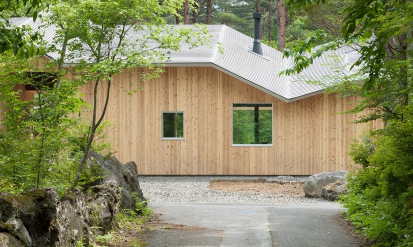 Casa pe muntele Fuji adaptata conditiilor de clima