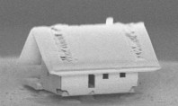 Această casă incredibil de mică a fost construită de micro-roboți și demonstrează potențialul unei tehnologii revoluționare