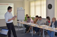 Dezvoltă competențe noi în workplace, property și facility management