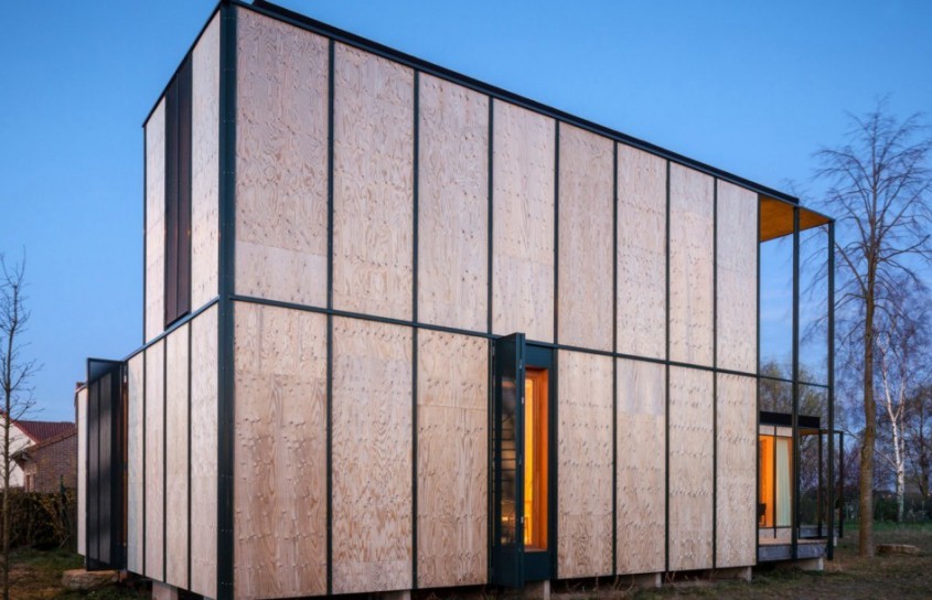 O casă de vacanță ce ilustrează simplitatea esteticii arhitecturale nipone 