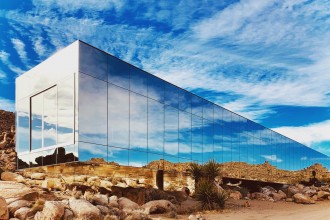 Casa aproape invizibilă din deşert