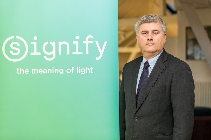 Signify contribuie la transformarea digitală a industriei iluminatului