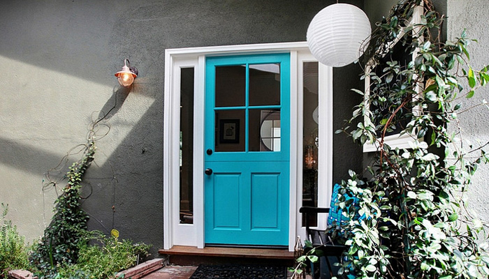 Ce culori se potrivesc pentru ușa de la intrare în casă
