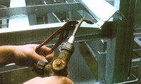 Ajustarea și asamblarea reperelor zincate termic Protejarea împotriva coroziunii prin zincare termică a pieselor este considerată
