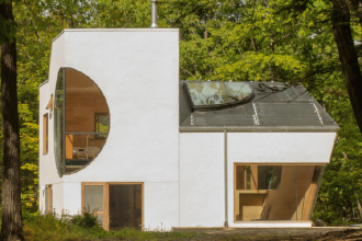 Arhitectul Steven Holl sculptează decupaje geometrice pentru casa unor artiști 
