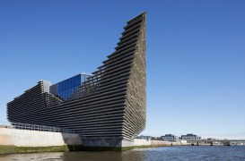 Primele imagini cu muzeul V&A Dundee din Scoția, proiectat de Kengo Kuma