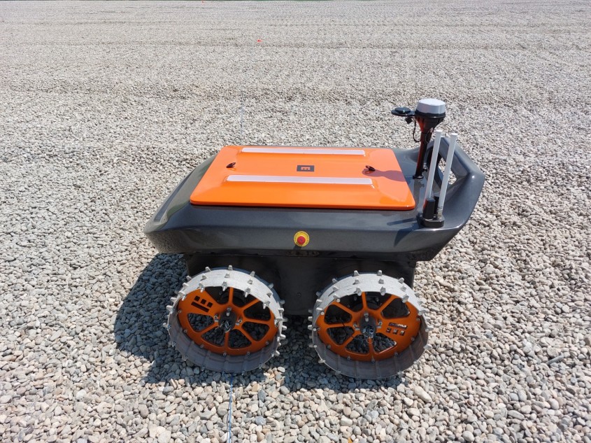 eRover — detectează autonom defectele în geomembrane, cu ajutorul inteligenței artificiale
