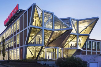 Un hub pentru inovație amenajat &icirc;ntr-o fostă fabrică de vopseluri
