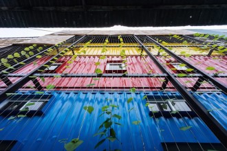 Un hostel realizat integral din containere de marfă