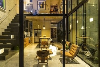 O locuinţă &icirc;ngustă, dar foarte luminoasă