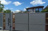 Poarta din aluminiu HERA – profil prismă patrulateră, design și durabilitate