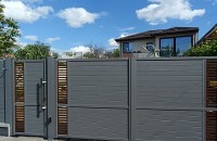Poarta din aluminiu HERA – profil prismă patrulateră, design și durabilitate