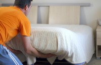 Cum repari un pat care scârțâie? 7 soluții, mai mult sau mai puțin obișnuite