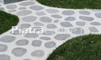 Idei pentru exteriorul casei - placarea cu piatra poligonala Piatra poligonala reprezinta o sugestie ideala pentru
