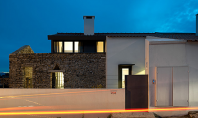 Casa Cabrela locuinta moderna invaluie ruinele din piatra Casa Cabrela reuseste sa combine frumusetea elementelor arhitecturii