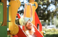 Joaca în siguranță: Cum să alegi un loc de joacă adecvat pentru copilul tău