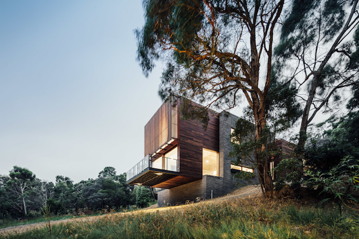 Casa Invermay, volume din beton si lemn in mijlocul naturii