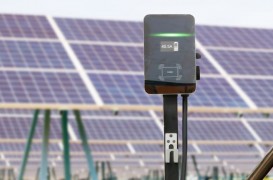 Cum să alegi sistemul fotovoltaic ideal pentru alimentarea mașinii tale electrice