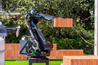 Robotul zidar, în acțiune la nZEB Expo 2025. Evenimentul începe vineri, 13 iunie, la Romexpo