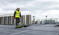 Beneficiile montării de panouri fotovoltaice pe acoperișurile comerciale De ce să alegi panouri fotovoltaice pentru afacerea
