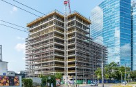 Siguranță fără compromis pe șantier: sistemul EPS de protecție la margine