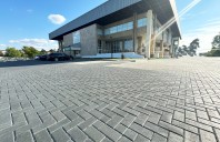 Durabilitatea spațiilor urbane începe de la sol: rolul pavajului în infrastructura modernă