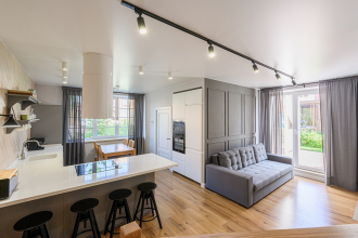 Cum transformă șina de iluminat atmosfera unui spațiu modern