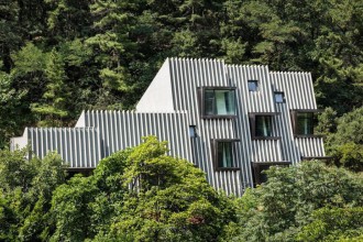 Deep House, locuința adaptată terenului