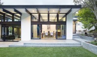 Casa cu interioare generoase adaptata climatului californian Echipa Klopf Architects a inlocuit o constructie din 1940