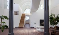O casă modernă amenajată în interiorul unei biserici In Olanda sunt sute de astfel de biserici
