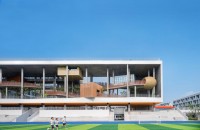 Clădirea Anului 2023 este un liceu cu o ”pădure plutitoare”