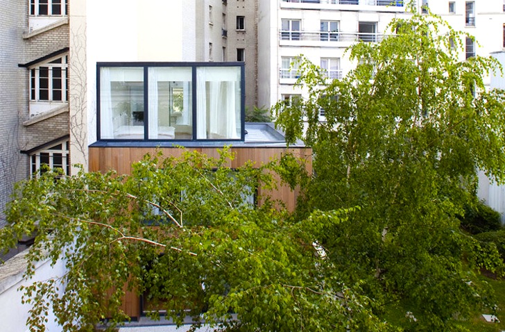 Casa din Lemn, o locuință pariziană compactă și luminoasă