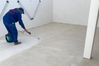 Cum să protejezi pardoseala din beton din spațiile de depozitare și garaje