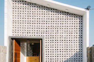 Casa cu anvelopanta perforată, exemplu de arhitectură &icirc;n beton