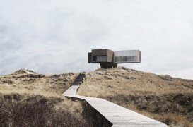 O casă ca desprinsă dintr-un film de Polanski construită pe coasta Mării Nordului