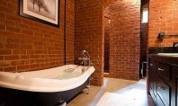 Cărămida în baie Sunt cateva moduri in care puteti decora zidul din baie folosindu-va de caramida