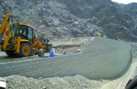Soluții TensarTech&reg; pentru structuri de sprijin și fundații stabile