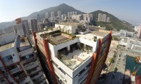 Un vechi depozit devine un nou spatiu de socializare in Hong Kong Acest loft spatios amenajat
