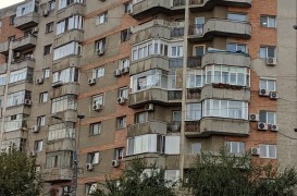 Mai puțin de jumătate dintre români știu că daunele produse vecinilor pot fi acoperite de asigurarea