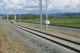 Stâlpi pentru linia de contact – coridorul de cale ferată 4 paneuropean
