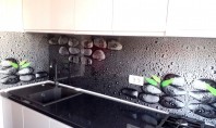 Geamul personalizat în bucătărie Cu ce modele poți înlocui faianța de pe pereți Mobila de bucătărie