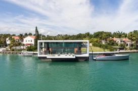 O casă plutitoare care rezistă și la uragane de categoria a patra