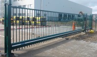 Poarta industriala culisanta DELTA de la HERAS Disponibila in trei versiuni diferite de design aceasta poarta