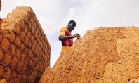 Vechi tehnici de constructie ajuta la imbunatatirea crizei imobiliare din Africa de Vest