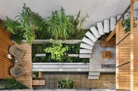 Cum alegi mobilierul de exterior pentru o grădină mică?