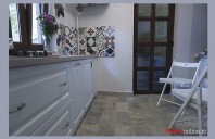 Apartament din zona Rosetti: bucatarie amenajata cu piatra naturala