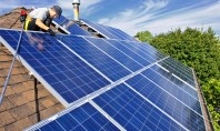 Avantajele energiilor regenerabile utilizarea panourilor solare Soarele este o sursă inepuizabilă de energie iar tehnologia actuală