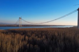 Podul de la Brăila-Tulcea: Montarea clemelor pentru cablurile verticale (Video)